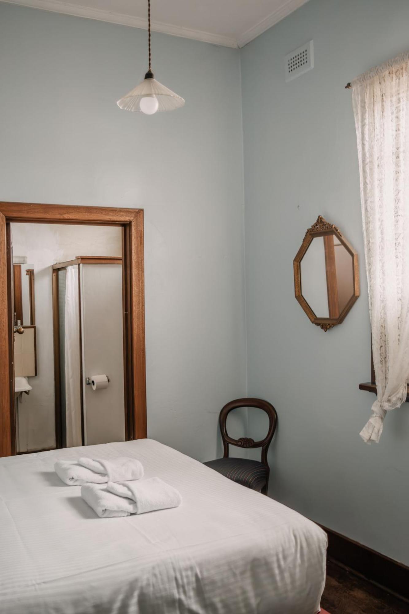 La Cochon Rose Motel Saint Arnaud Bagian luar foto